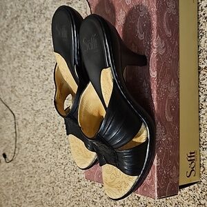 Sofft black heels